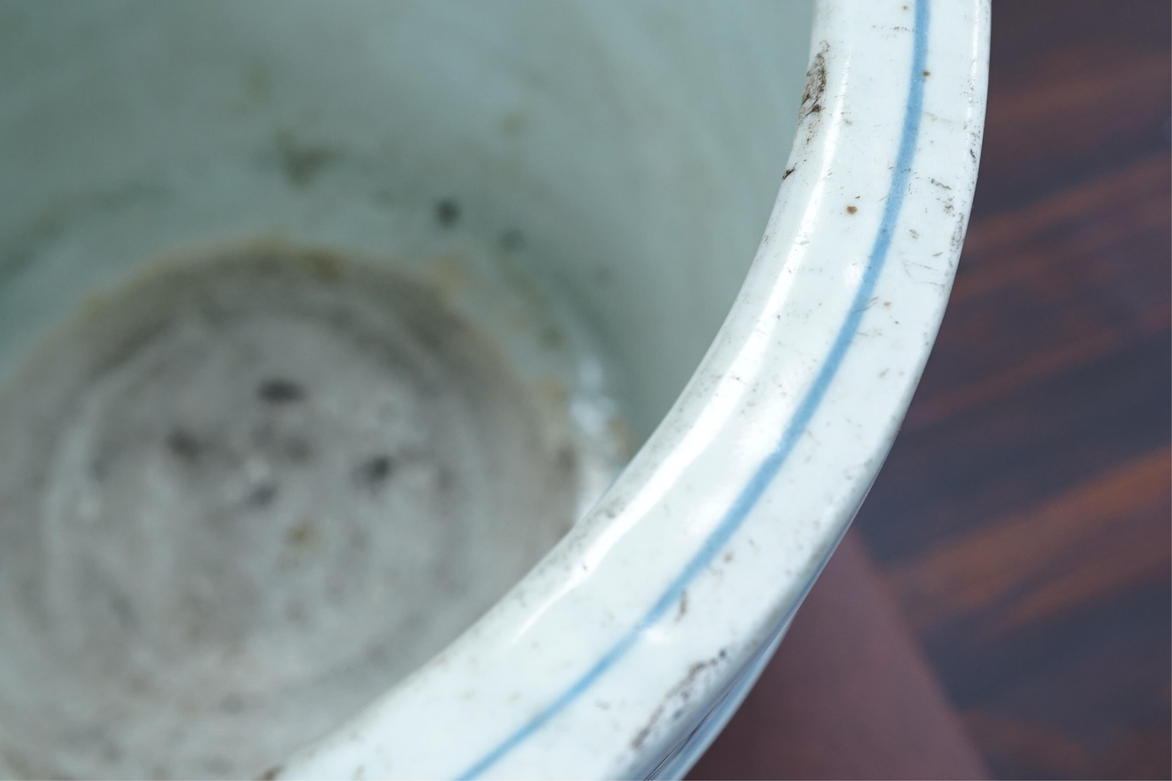 A large Chinese blue and white tripod censer, Ming Dynasty, 16th century